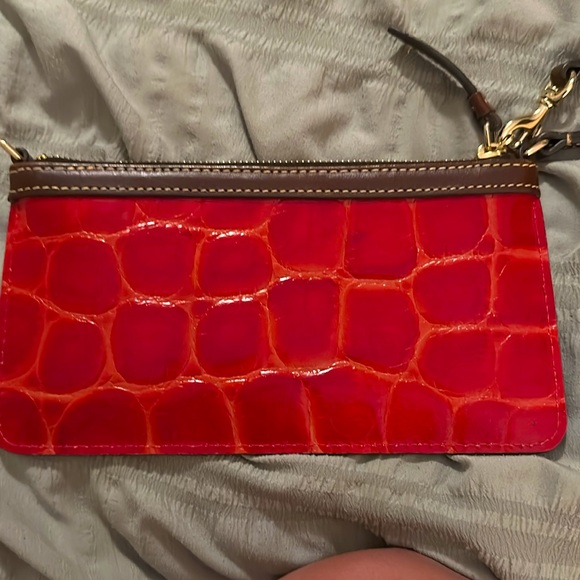 Dooney & Bourke wristlet. - Picture 3 of 4